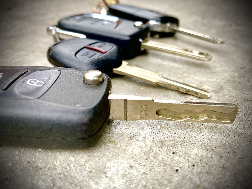 galmier auto locksmiths modern car key cut and program